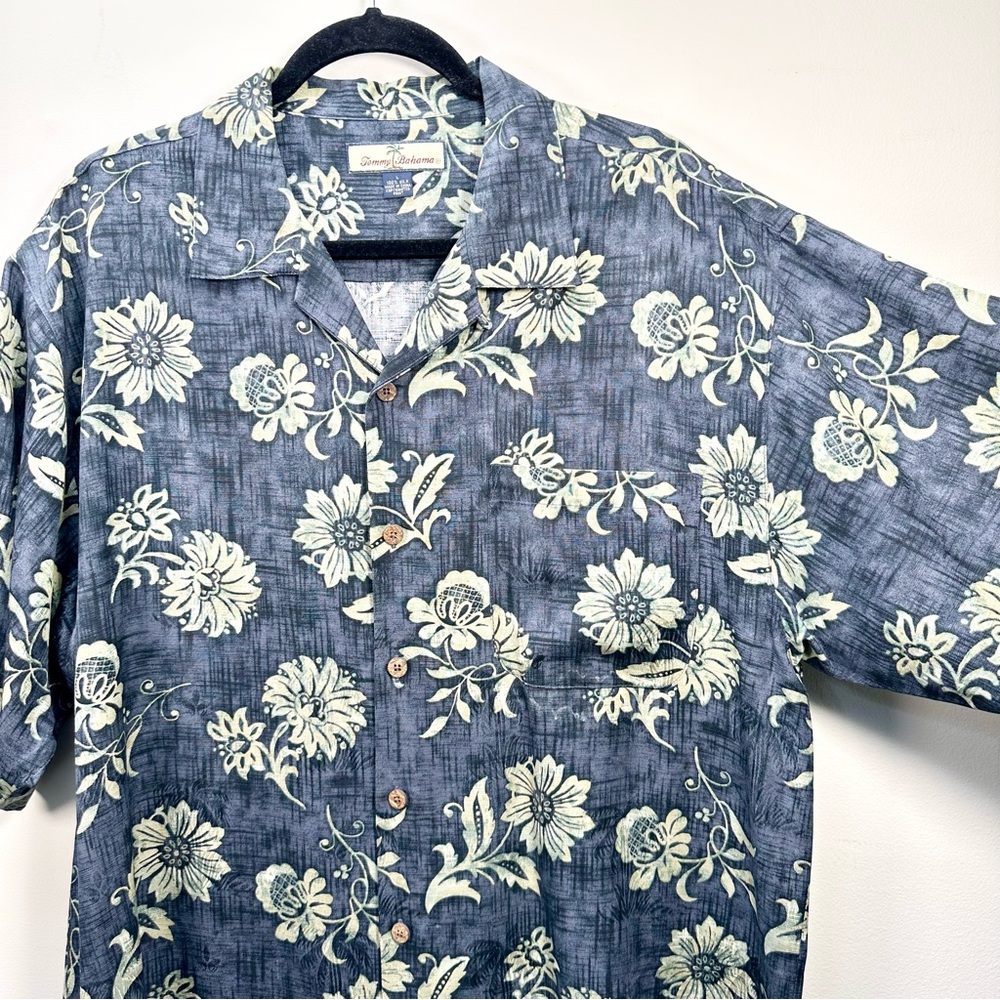 100% Silk Vintage Tommy Bahama Tropical Floral Shirt, Large